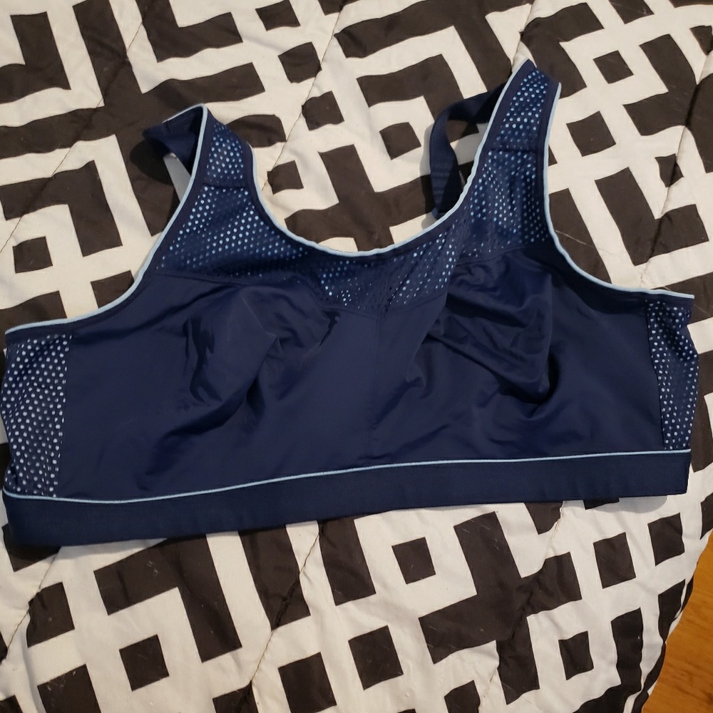 Sports bra